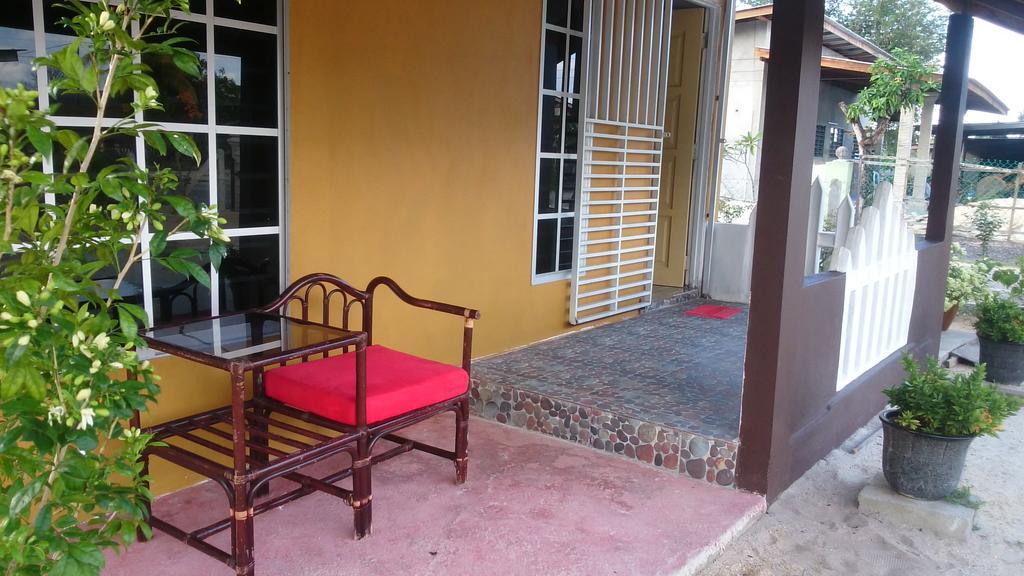 Arina'S Homestay Kuala Besut Zewnętrze zdjęcie